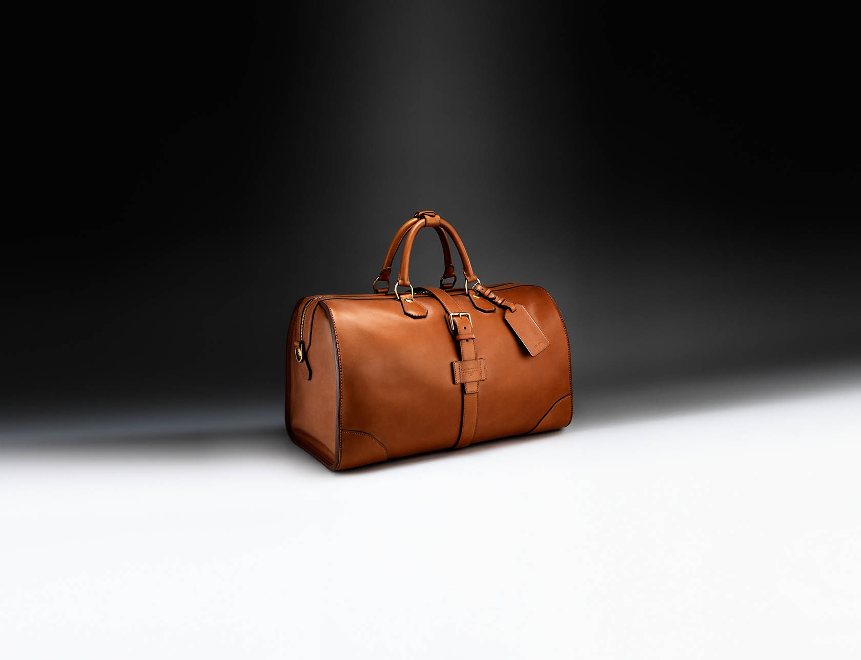 Packshot Factory - Luggage - Alfred Dunhill leather travel bag