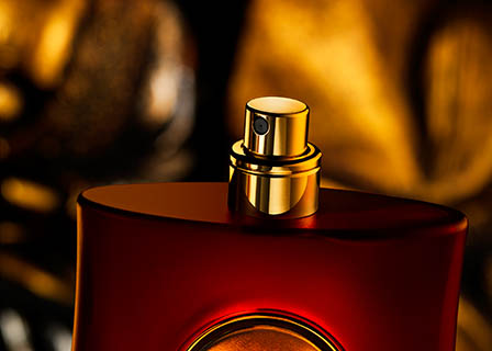 Fragrance Explorer of Yves Saint Laurent Opium fragrance bottle