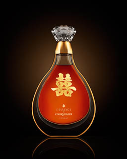 Whisky Explorer of Courvoisier L'Essence Cognac bottle