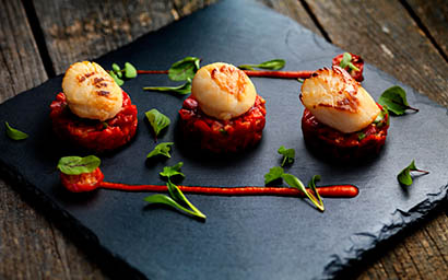 Food Photography of Scallops and tomatoe puree