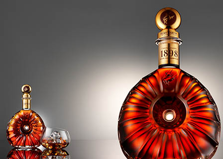 Serve Explorer of Remy Martin cognac bottle and serve