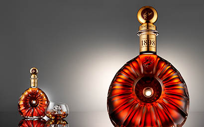 Serve Explorer of Remy Martin cognac bottle and serve