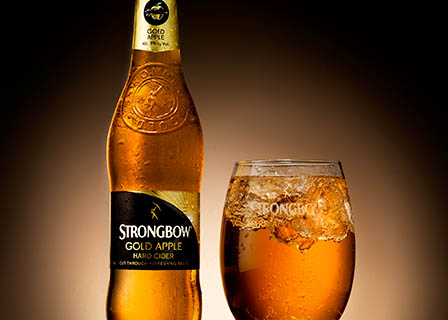 Glass Explorer of Strongbow cider bottle and serve