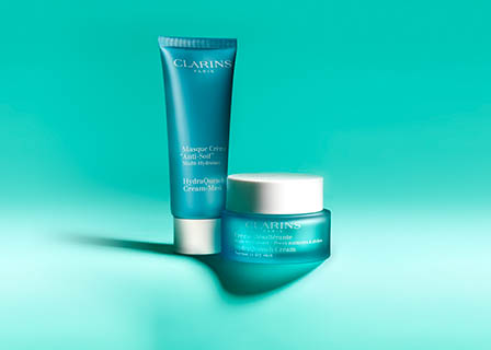 Coloured background Explorer of Clarins skin care