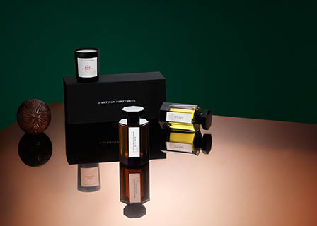 Fragrance Explorer of L'Artisan Parfumeur ambre ball and fragrance bottle