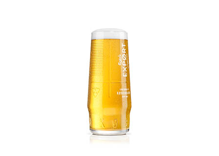 White background Explorer of Carlsberg Export serve with perfect foam