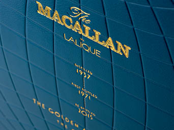 Packaging Explorer of Macallan whisky bottle leather box set