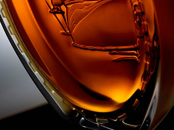 Bottle Explorer of Macallan whisky decanter close up