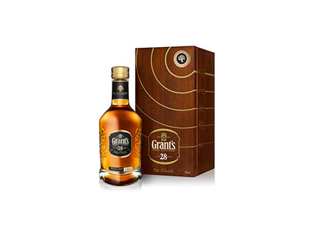 White background Explorer of Grant's whisky bottle and box set