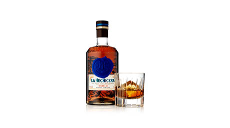 Serve Explorer of La Hechicera rum bottle and serve
