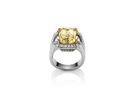 Diamond Explorer of Ritz Fine Jewellery platinum ring with yellow diamond