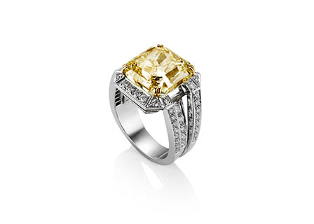 White background Explorer of Ritz Fine Jewellery platinum ring with yellow diamond