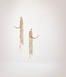 Fine jewellery Explorer of Eden Diodati gold pearl earrings