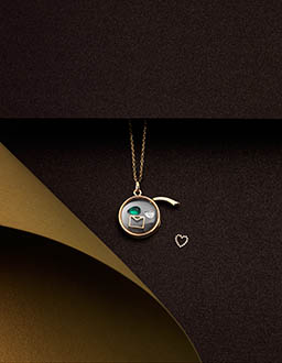 Pendant Explorer of Loquet London gold chain with pendant