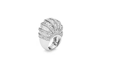 White background Explorer of Swarovsky white gold ring