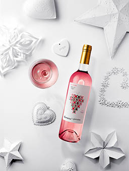 Wine Explorer of Diorama rose wone bottle