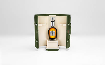 Packaging Explorer of Chivas Regal bottle gift box