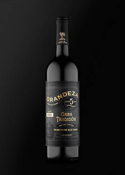 Black background Explorer of Grandeza wine bottle