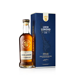 White background Explorer of Loch Lomond whicky bottle and box set