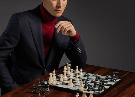 Model Explorer of Alfred Dunhill chess set