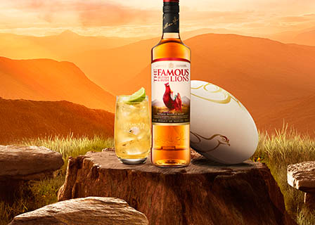 Whisky Explorer of Famous Grouse whisky and serve