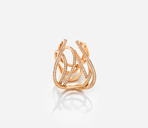 Jewellery Photography of Mason Dauphin gold ring with diam