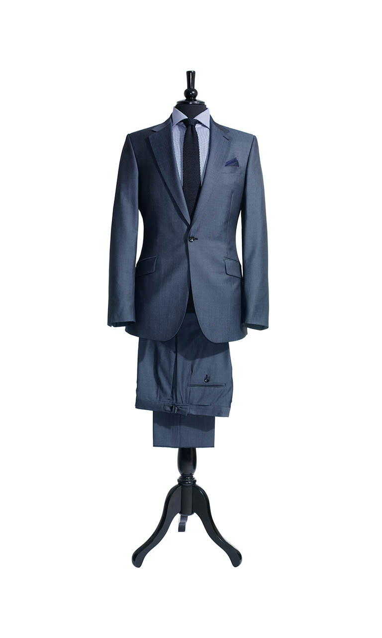 Packshot Factory - Mens fashion - Burberry men's suits on mannequin