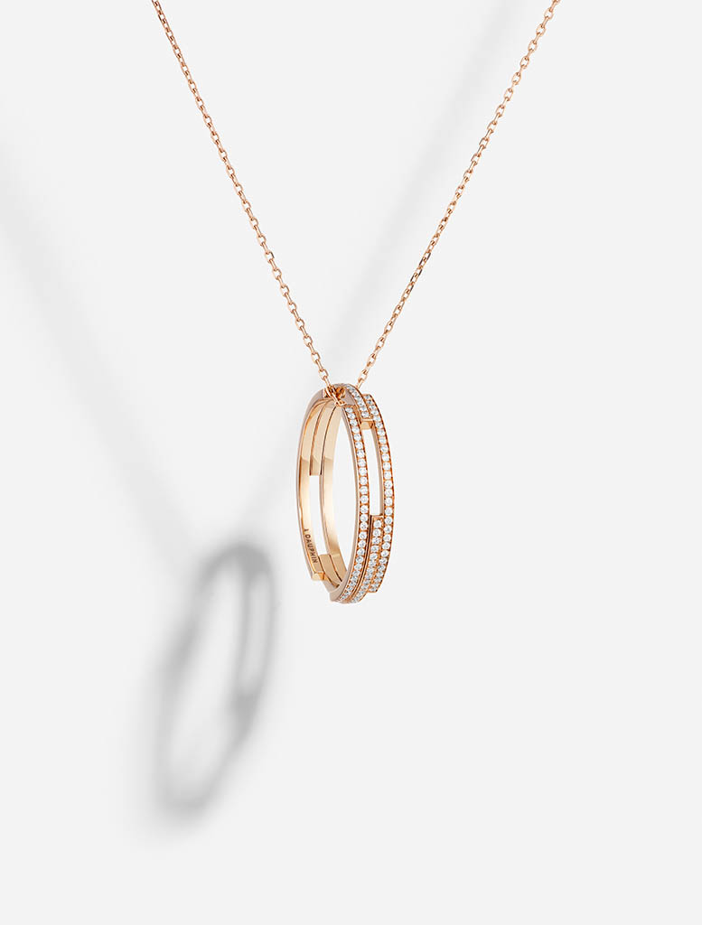 Packshot Factory - Necklace - Maison Dauphin gold pendant with diamonds