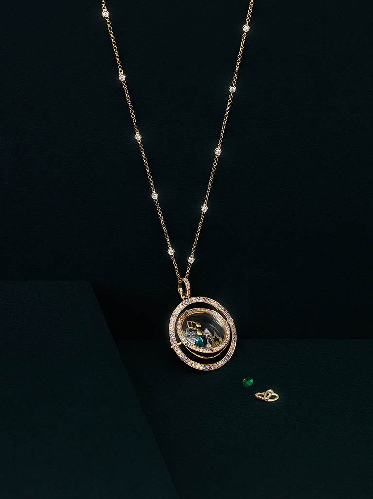 Packshot Factory - Pendant - Loquet London gold necklace with diamonds