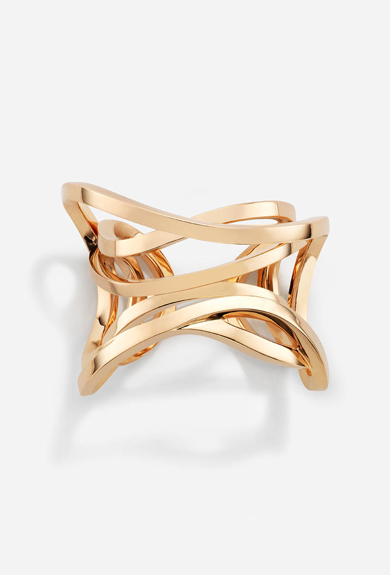 Packshot Factory - Rings - Maison Dauphin gold ring