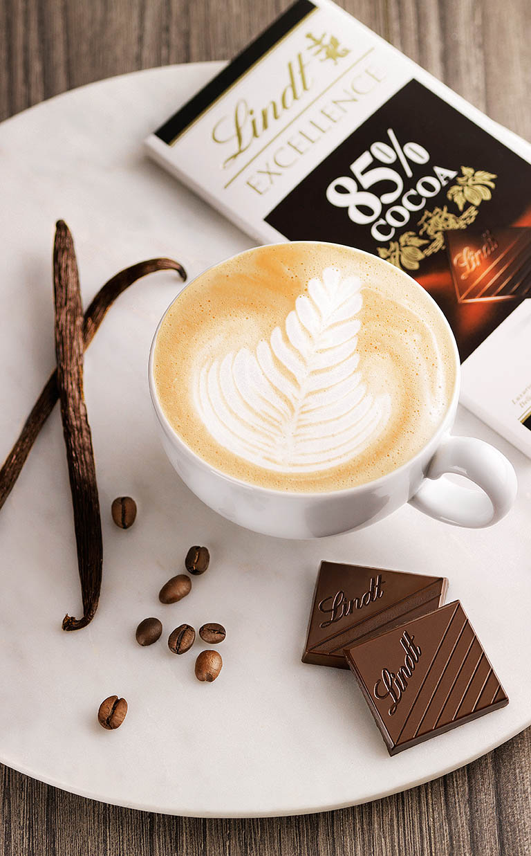 Packshot Factory - Serve - Lindt chocolate bar and coffee