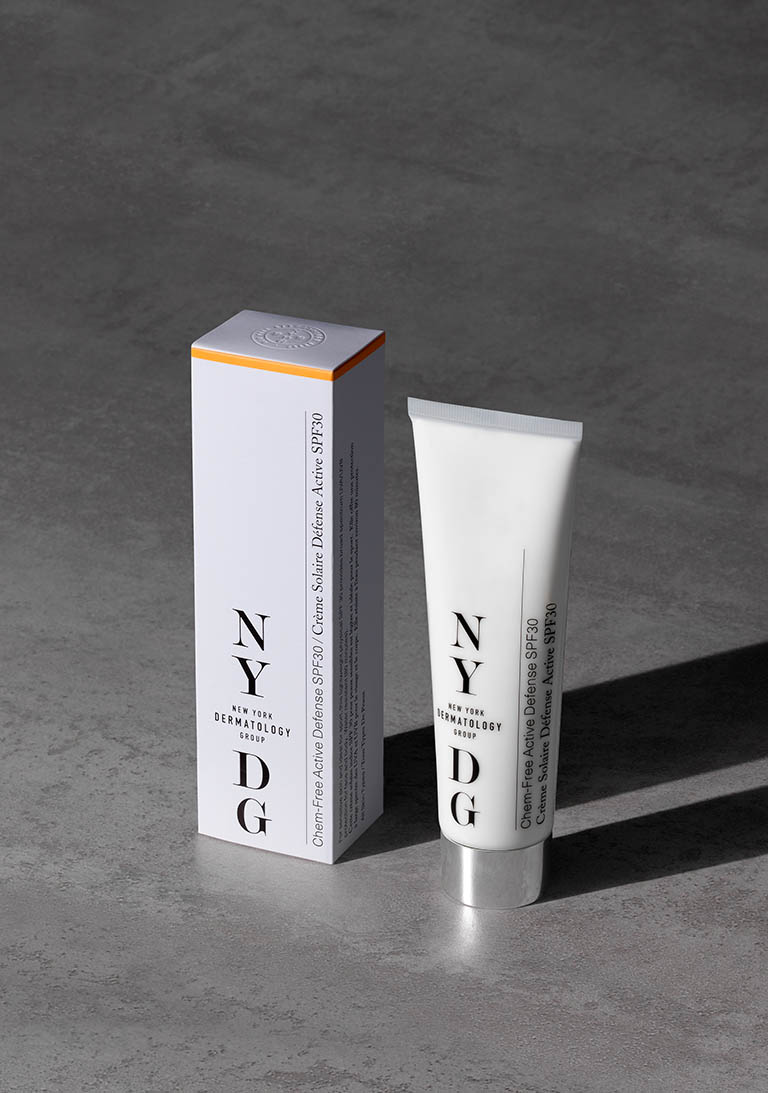 Packshot Factory - Skincare - NYDG skincare tube and box