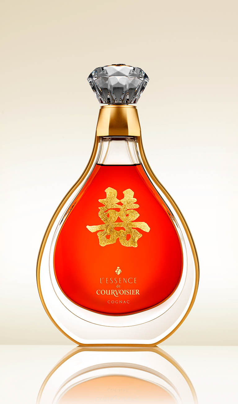 Packshot Factory - Spirit - Courvoisier L'Essence Cognac bottle