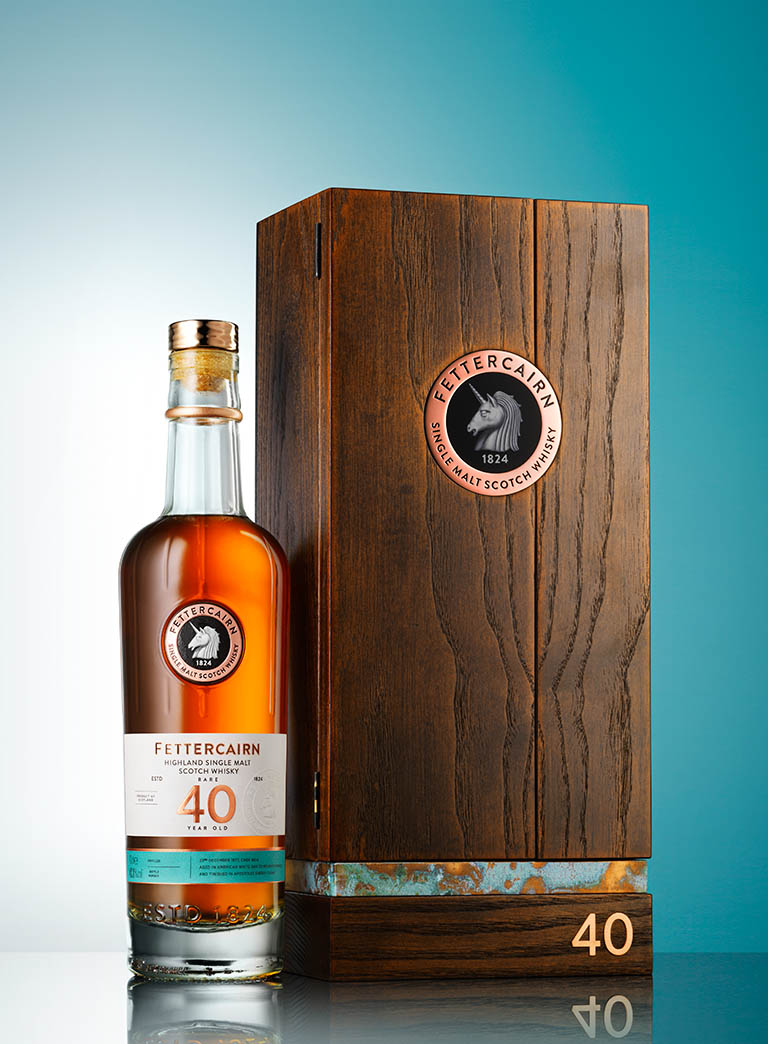 Packshot Factory - Spirit - Fettercairn whisky bottle and ox set