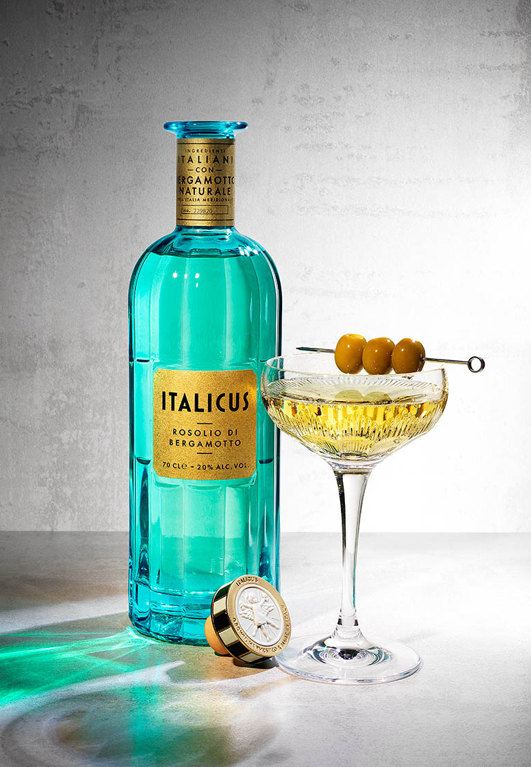 Packshot Factory - Spirit - Italicus Liqueur bottle and serve