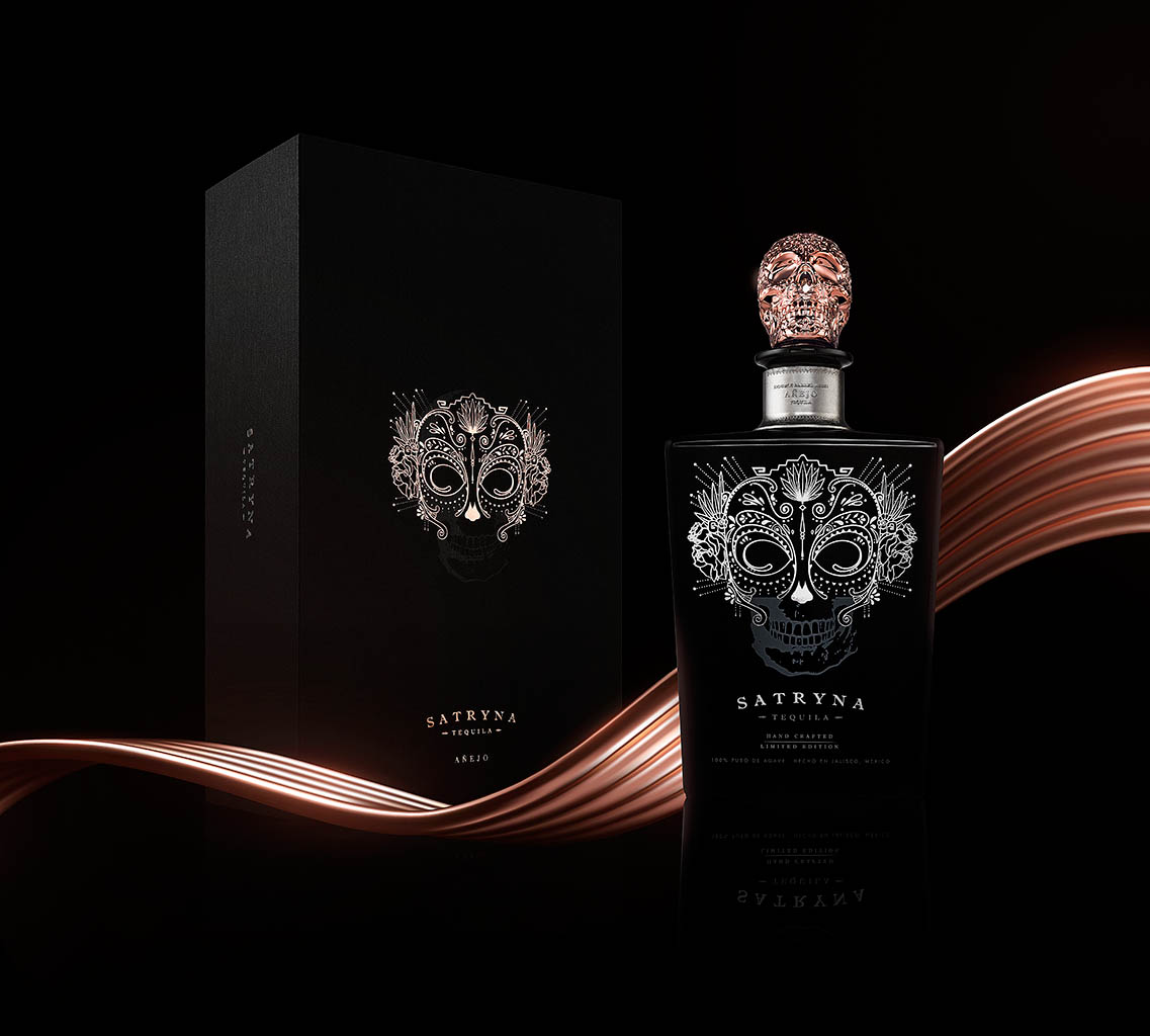 Packshot Factory - Spirit - Satryna Tequila bottle and box set