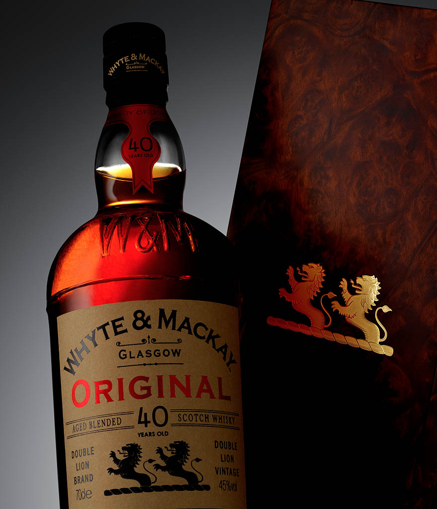 Packshot Factory - Spirit - Whyte and Mackay whisky bottle and box