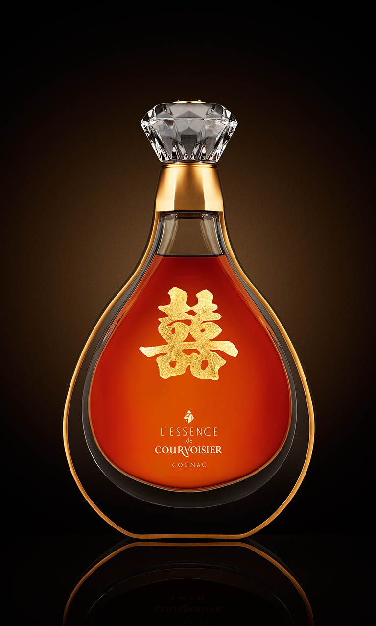 Packshot Factory - Whisky - Courvoisier L'Essence Cognac bottle