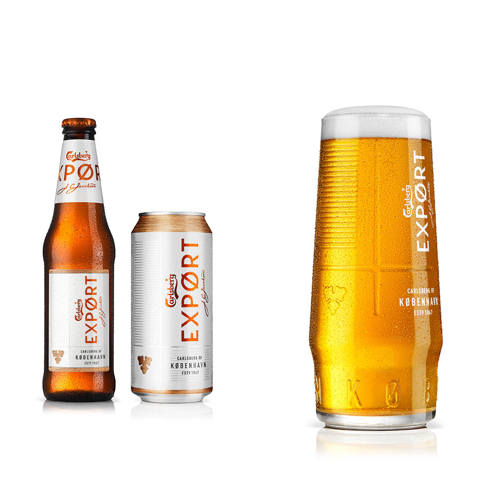 Packshot Factory - White background - Carlsberg beer bottle can and glass
