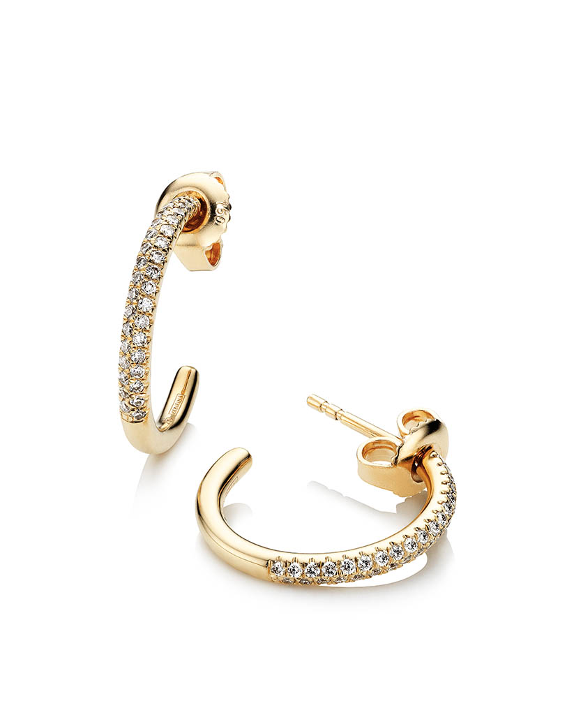 Packshot Factory - White background - Gold earrings with diamonds