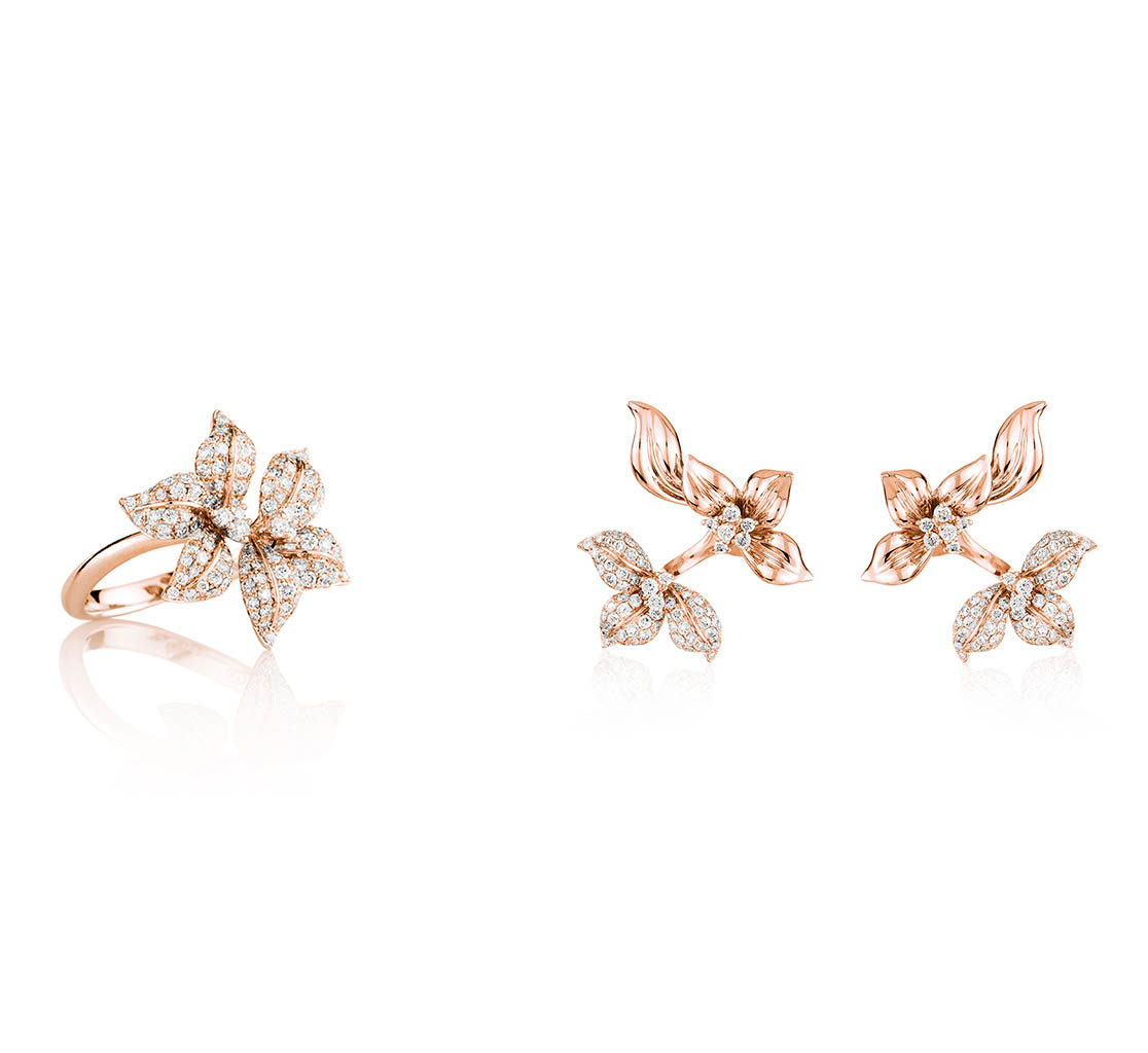 Packshot Factory - White background - Gold ring and stud diamond earrings set