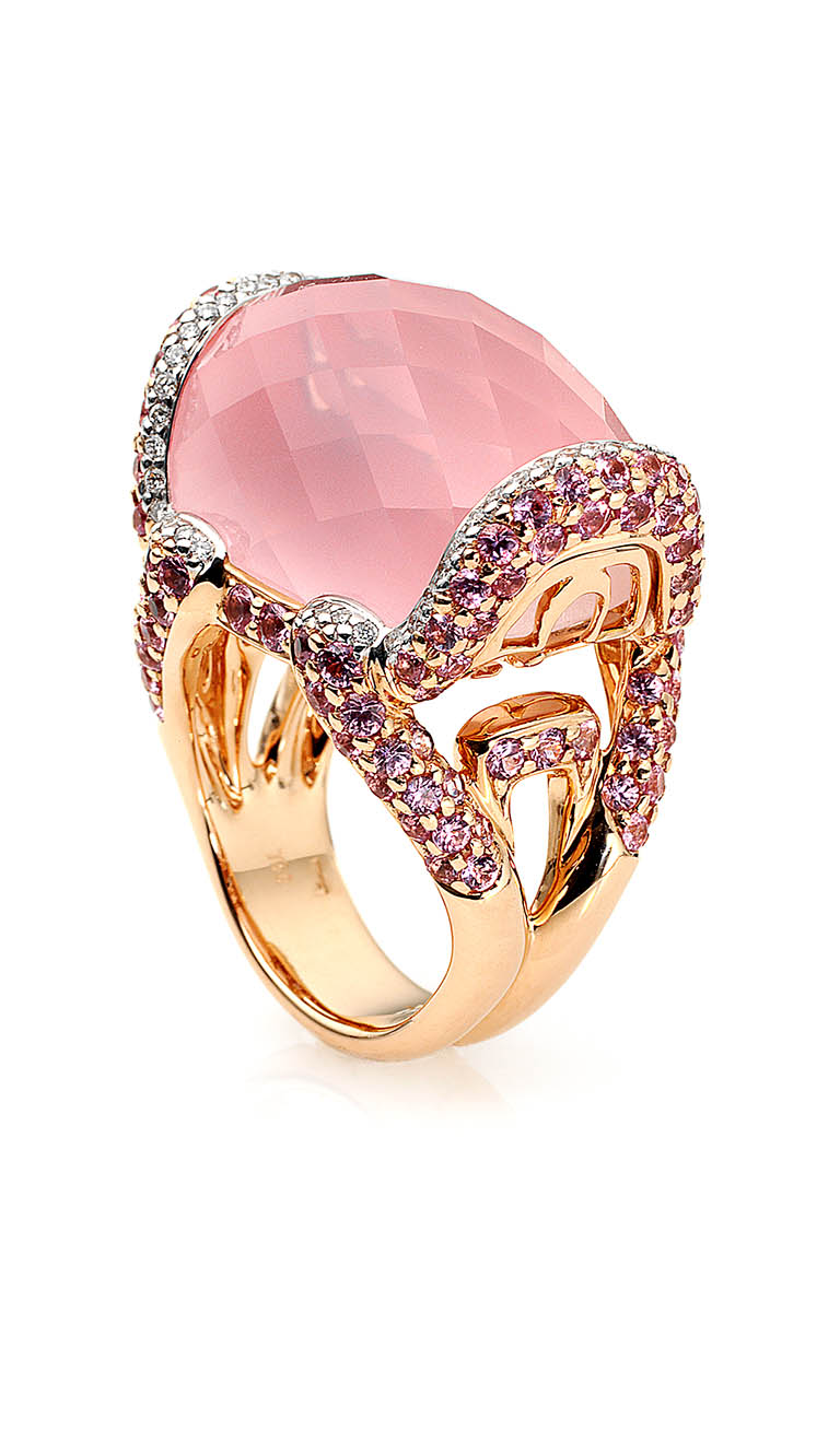 Packshot Factory - White background - Gold ring with pink opal