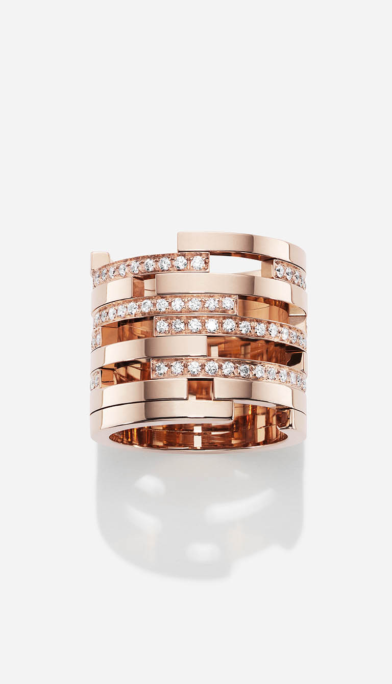 Packshot Factory - White background - Maison Dauphin gold band with diamonds