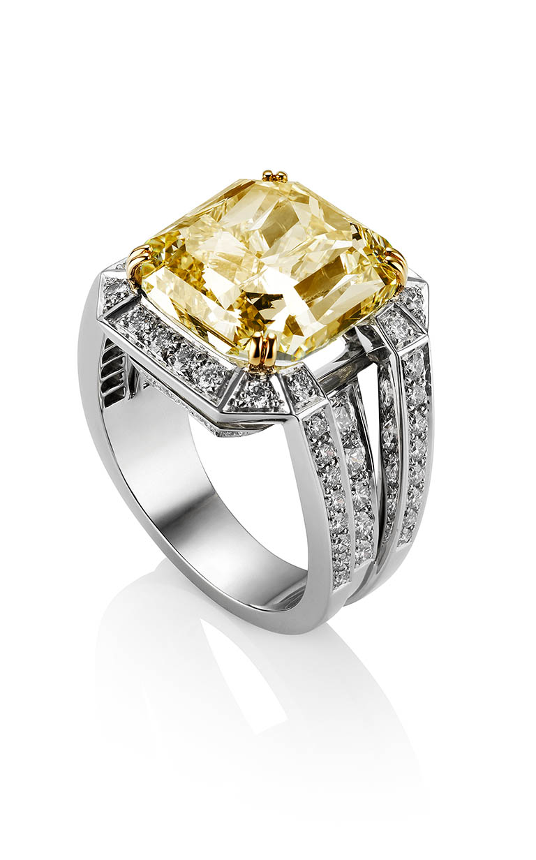 Packshot Factory - White background - Ritz Fine Jewellery platinum ring with yellow diamond